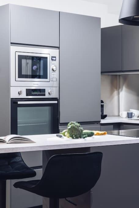 Triplex Climatise Proche Marais Apartment *